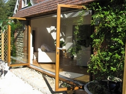 https://www.bifold-doors-uk.co.uk/ website